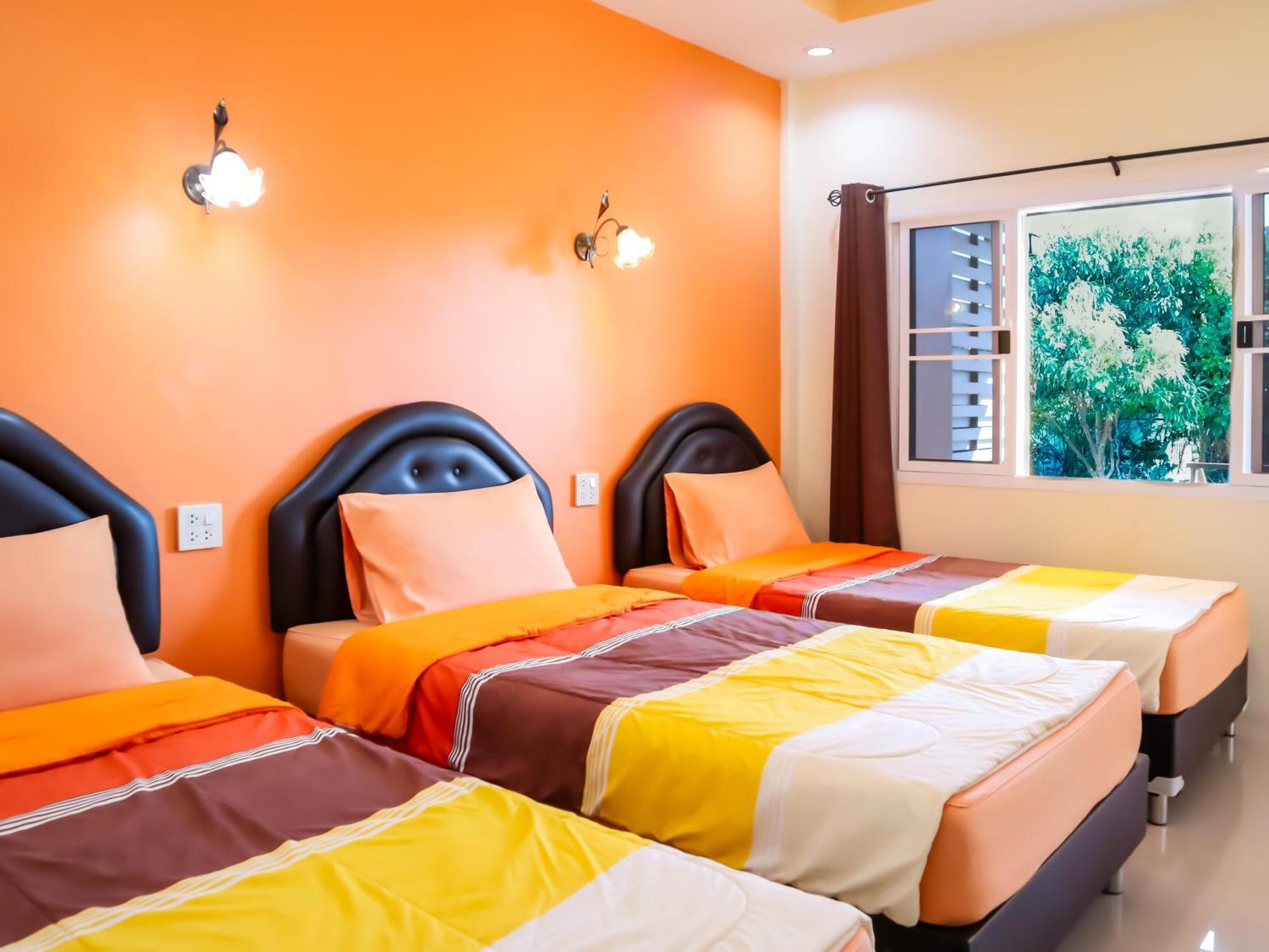 Hotel Baan Suan Mee Tang Chanthaburi Esterno foto