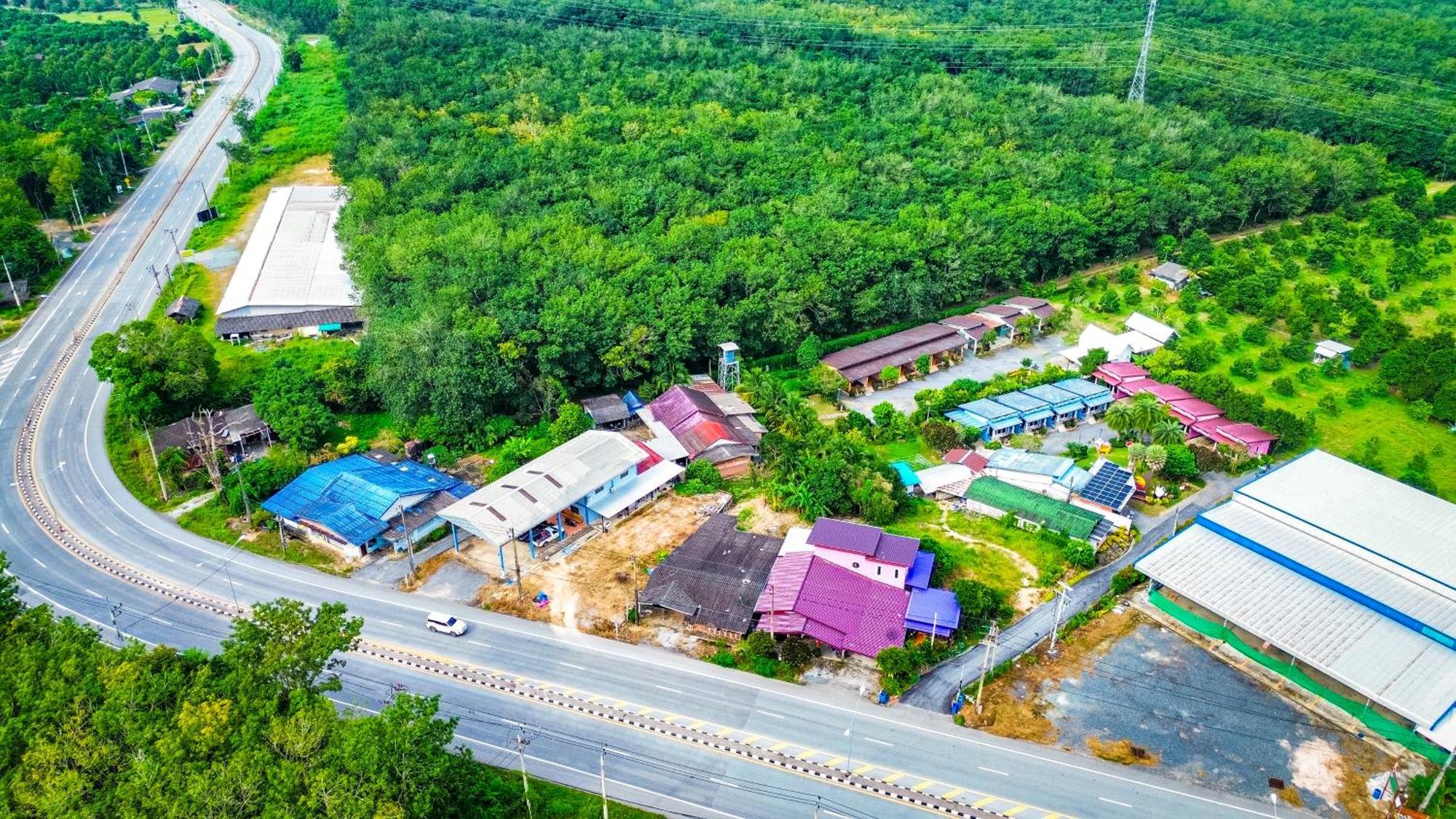Hotel Baan Suan Mee Tang Chanthaburi Esterno foto