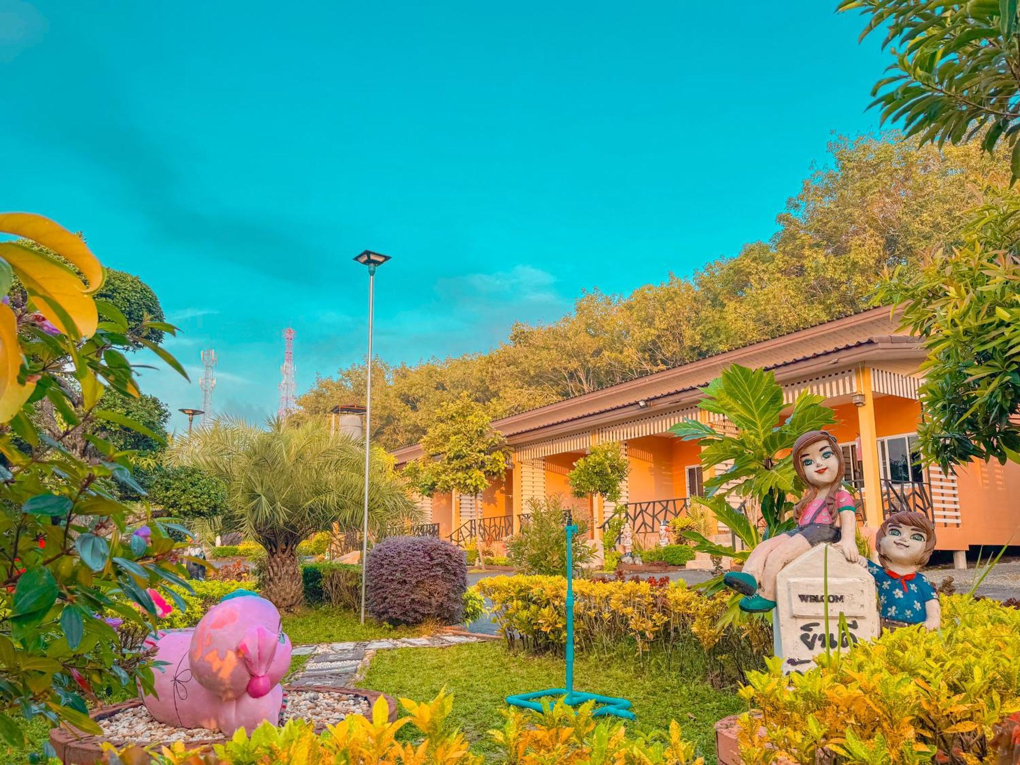 Hotel Baan Suan Mee Tang Chanthaburi Esterno foto