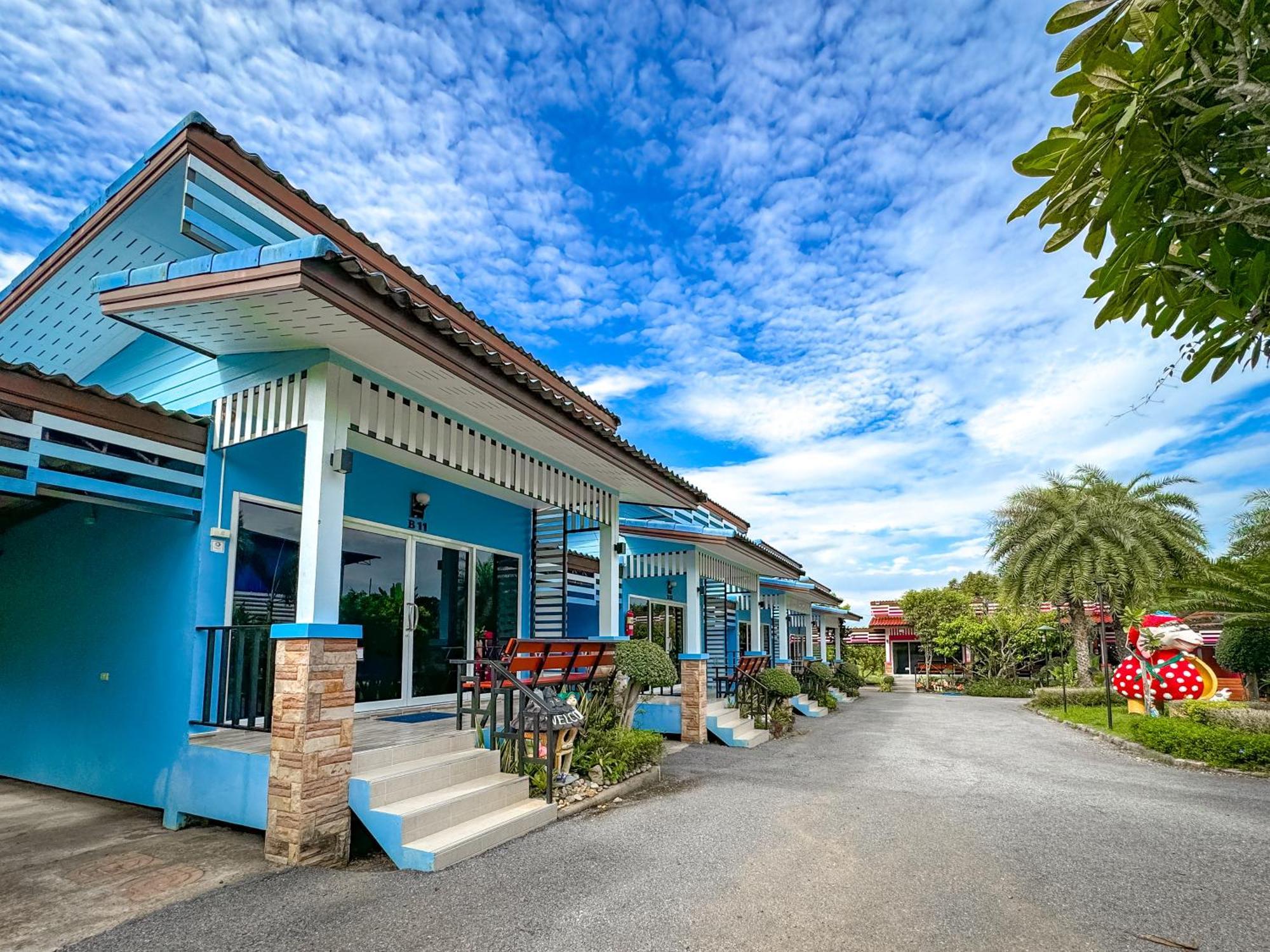 Hotel Baan Suan Mee Tang Chanthaburi Esterno foto