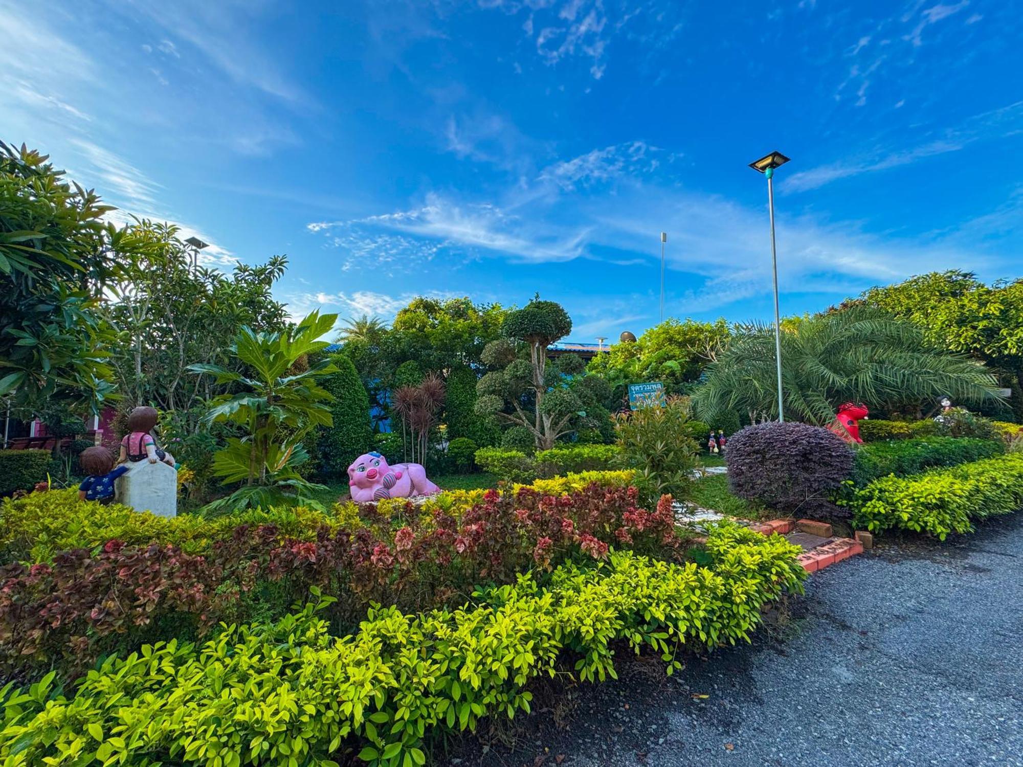Hotel Baan Suan Mee Tang Chanthaburi Esterno foto