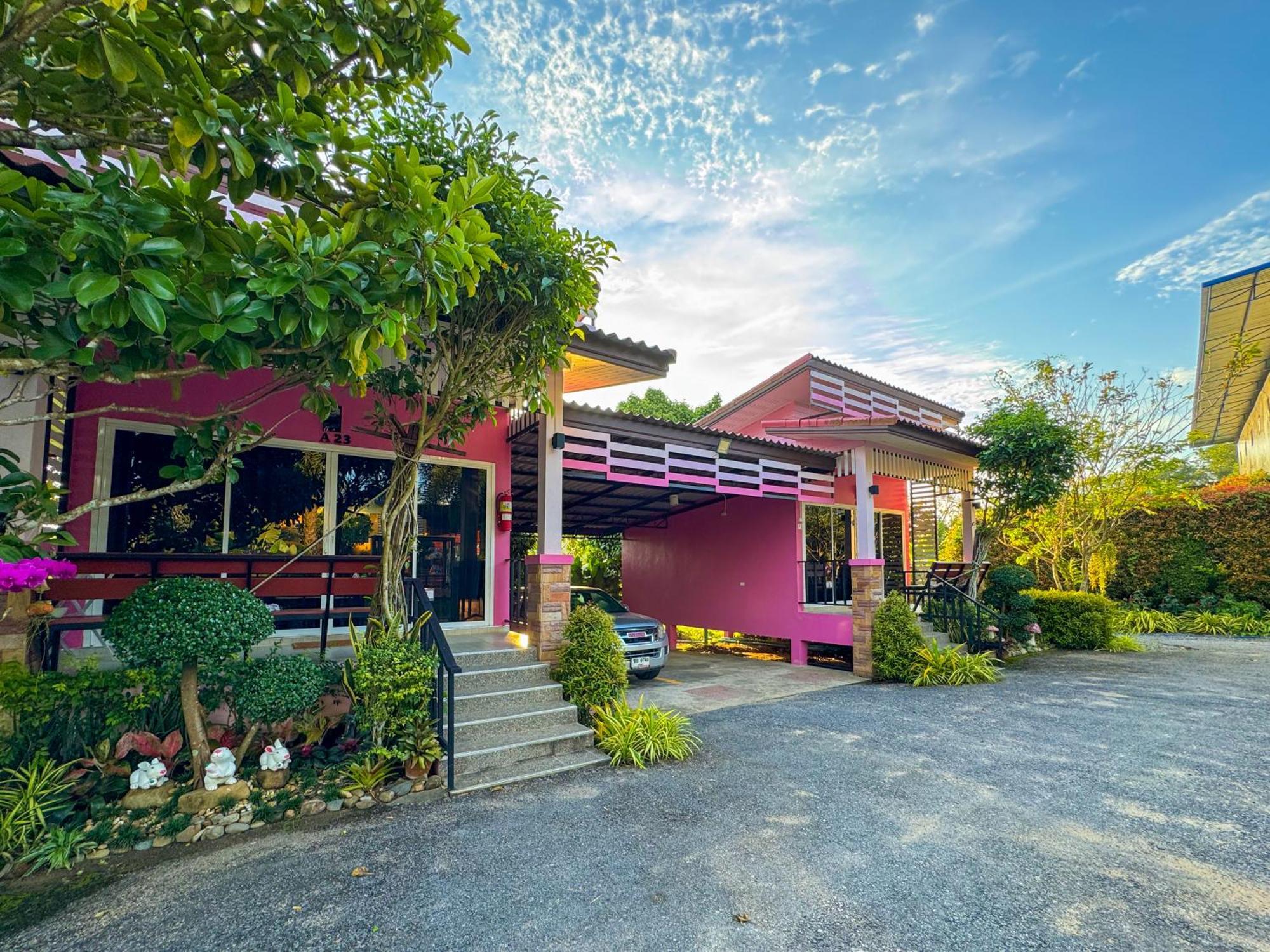 Hotel Baan Suan Mee Tang Chanthaburi Esterno foto