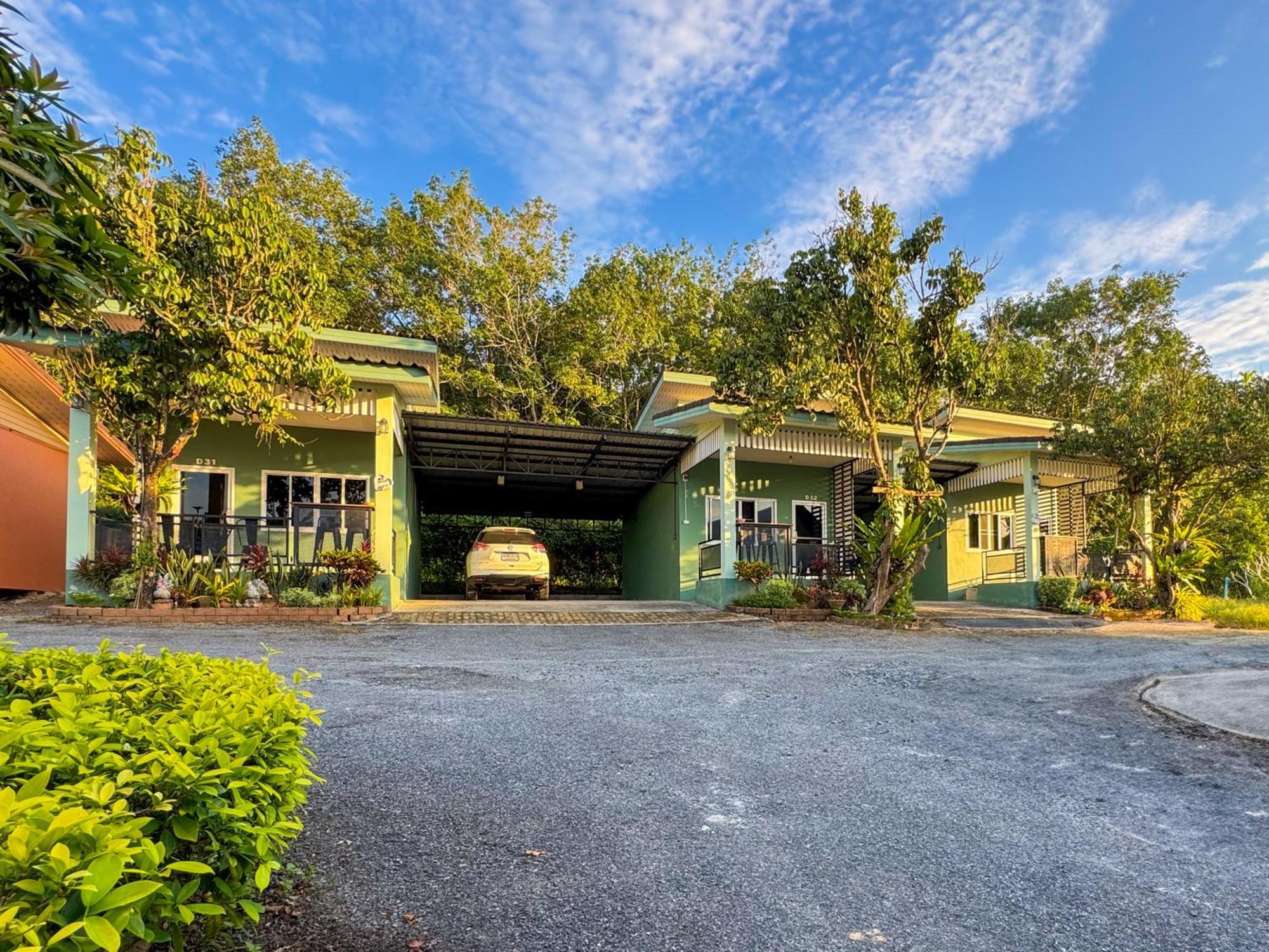 Hotel Baan Suan Mee Tang Chanthaburi Esterno foto